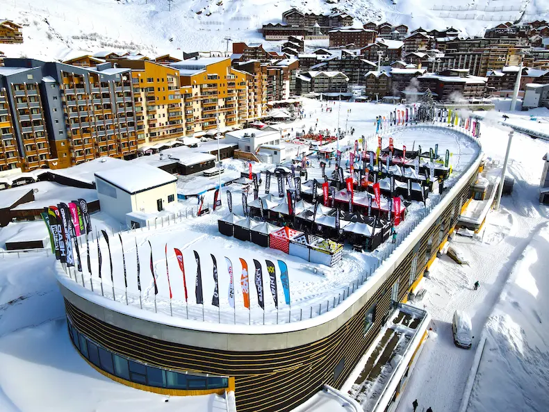 Le Board Val Thorens: nieuw centrum voor sport, wellness, indoorfun en congressen in Val Thorens 3 Op het dak van Le Board kunnen evenementen worden gehouden. © A. Brot / OT Val Thorens