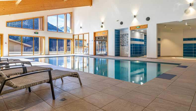 Het Alpresort Les Portes du Soleil beschikt onder meer over een zwembad met bubbelbad, sauna en fitnessruimte © FranceComfort