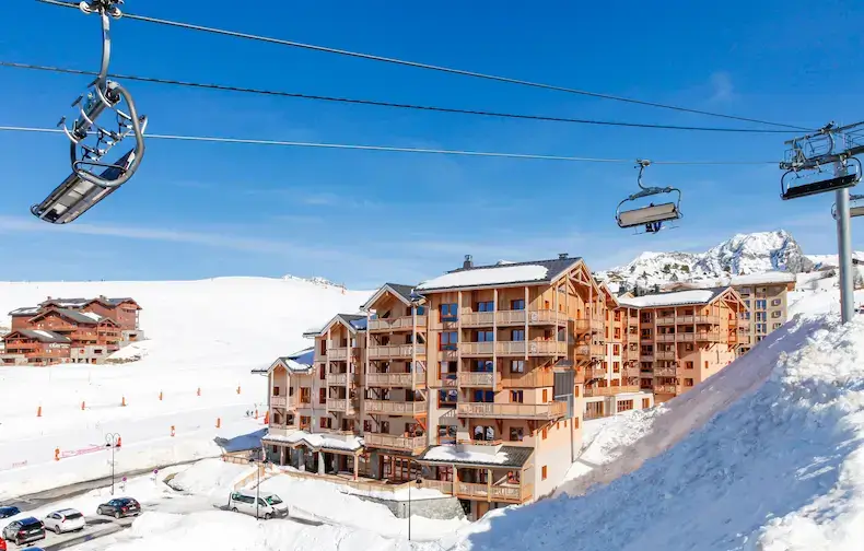 Front de Neige in La Plagne is een heerlijke ski in ski out accommodatie © Summit Travel