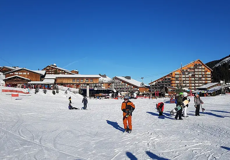 Méribel Mottaret is ook een knooppunt van skiliften en pistes waar je alle kanten op kunt. © Nico van Dijk / Wintersportfrankrijkgids.nl