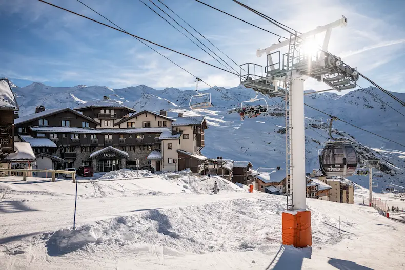 4 * Chalet-appartement Montagnettes L'Oxalys aan de piste in Val Thorens 1 Montagnettes L'Oxalys in Val Thorens is een ski in ski out accommodatie. © Studio Bergoend / Montagnettes Group