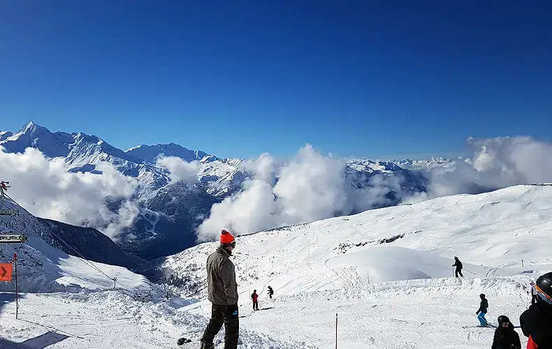 Mont Valaisan is een betrekkelijk nieuw gedeelte in skigebied La Rosière waar veel mooie rode pistes en freeride mogelijkheden te vinden zijn. © Wintersportfrankrijkgids.nl