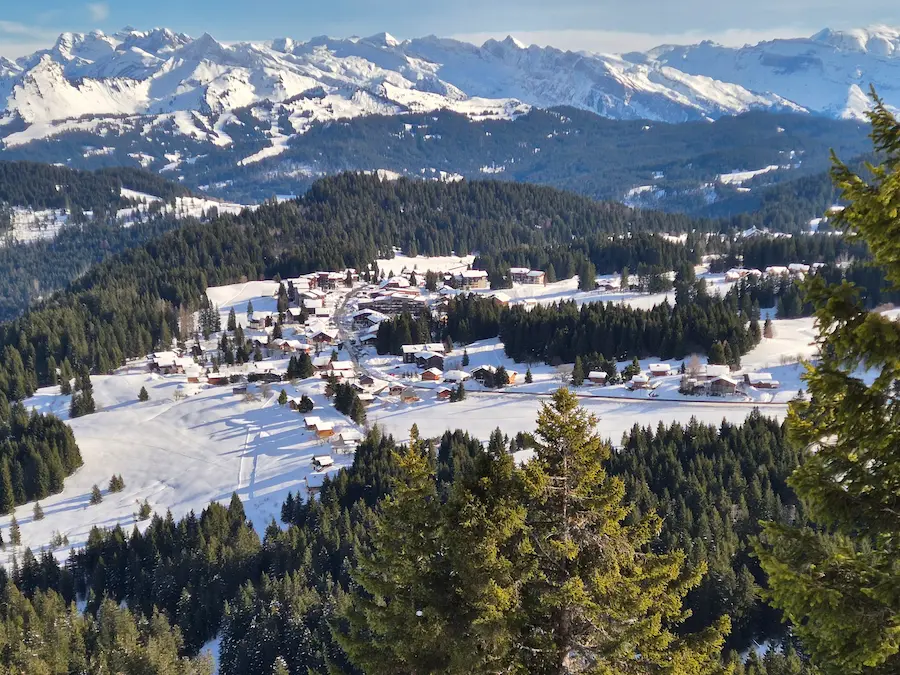 Espace des Lys is een bij Nederlanders nagenoeg onbekend familieskigebied in de Haute Savoie Mont Blanc. © WintersportFrankrijkGids.nl