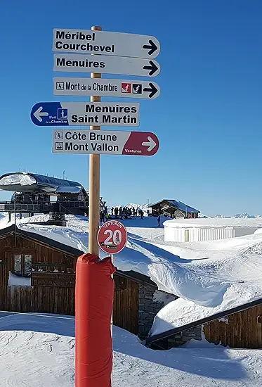 Dankzij de centrale ligging van Méribel kun je makkelijk naar de andere skigebieden in Les 3 Vallées skiën zoals Les Menuires, Val Thorens en Saint Martin de Belleville. © Nico van Dijk / Wintersportfrankrijkgids.nl