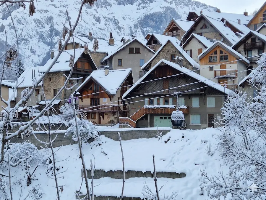 De gondel brengt je vanuit Venosc in 8 minuten naar Les Deux Alpes © Wintersportfrankrijkgids.nl